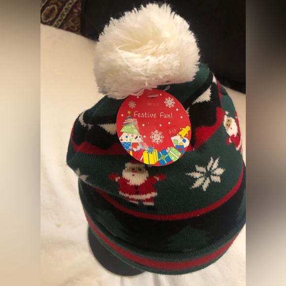 Festive Fun Pom Pom beanie - Picture 4 of 11